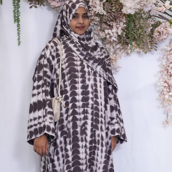 Aamra Printed Abaya