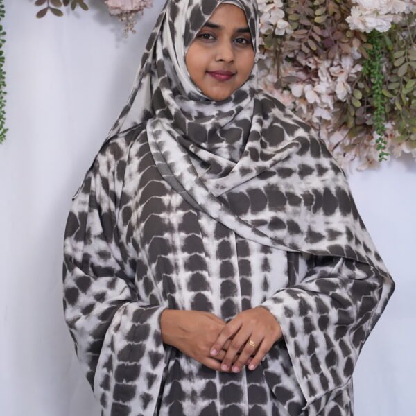 Aamra Printed Abaya